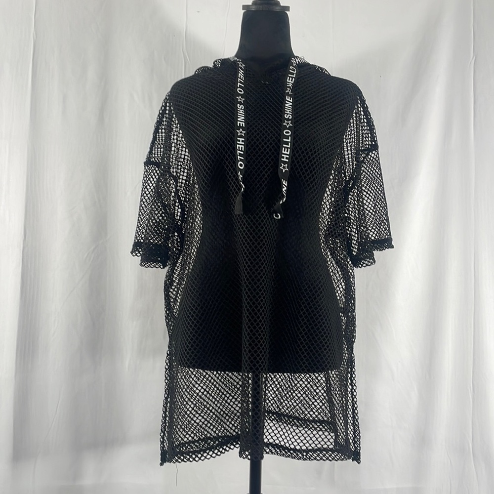 Black Mesh Short-Sleeve Hooded Top